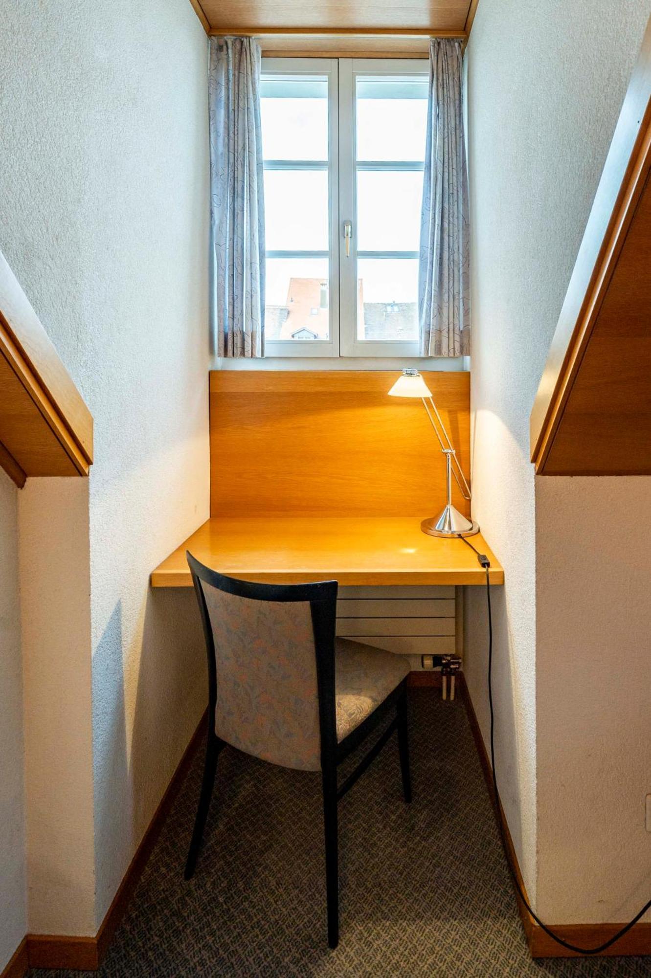 Hotel Restaurant Krone Aarberg Szoba fotó